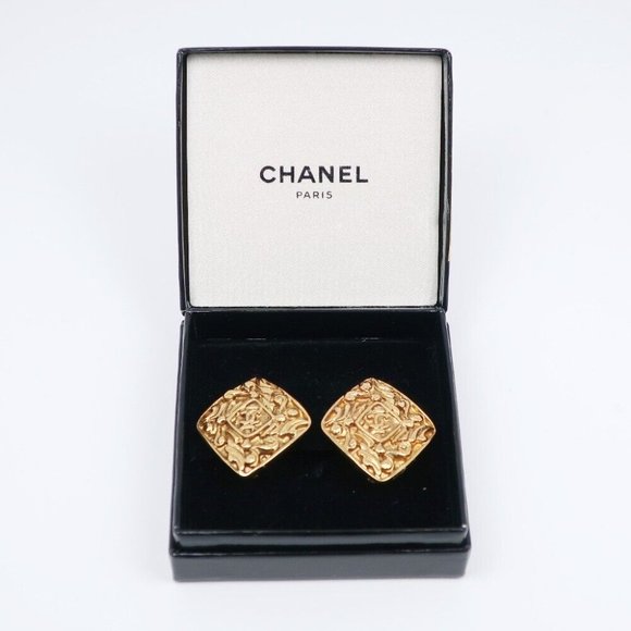 CHANEL Jewelry - CHANEL vintage COCO Mark Earring Plated Gold Women
